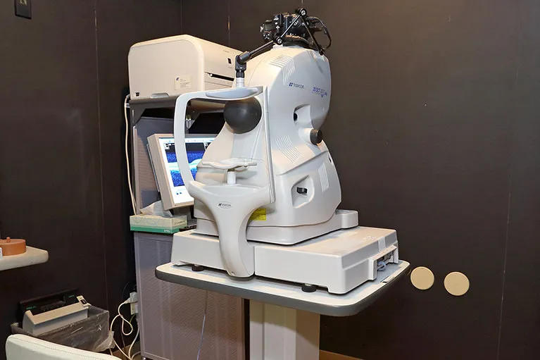 OCT(眼底三次元画像解析)